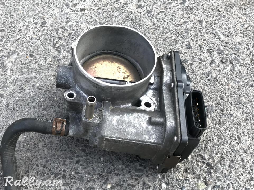 Nissan Pathfinder 4L matori zaslonka 