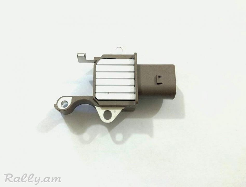 TOYOTA DINAMOI ZARYADKI RELE, регулятор генератора.7630