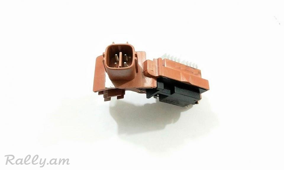 TOYOTA ZARYADKI RELE,REGULYATR,Регулятор генератора.7686