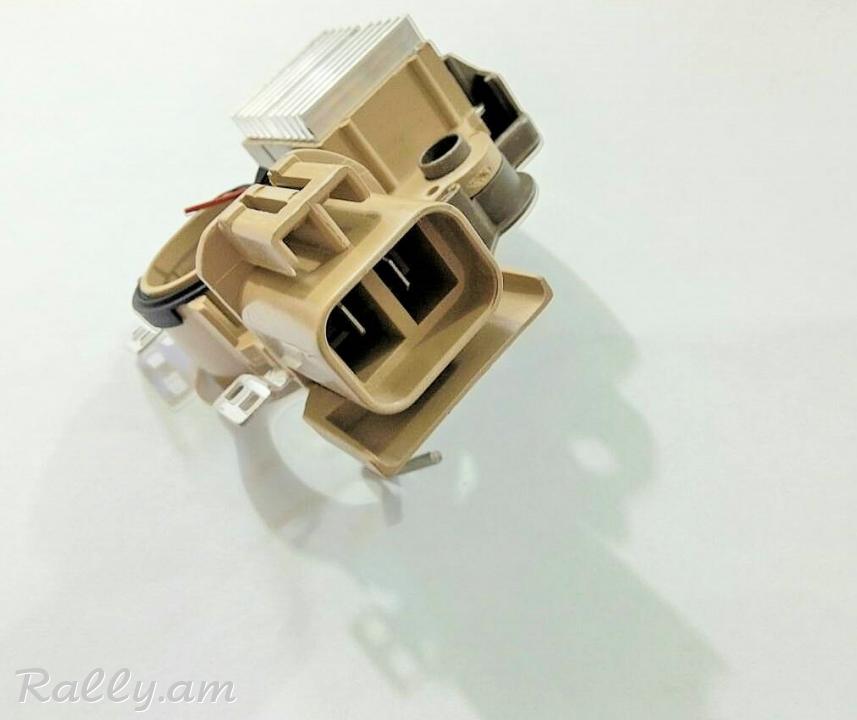 NISSAN dinamoi regulyatr, zaryadki rele, регулятор генератора. 7690