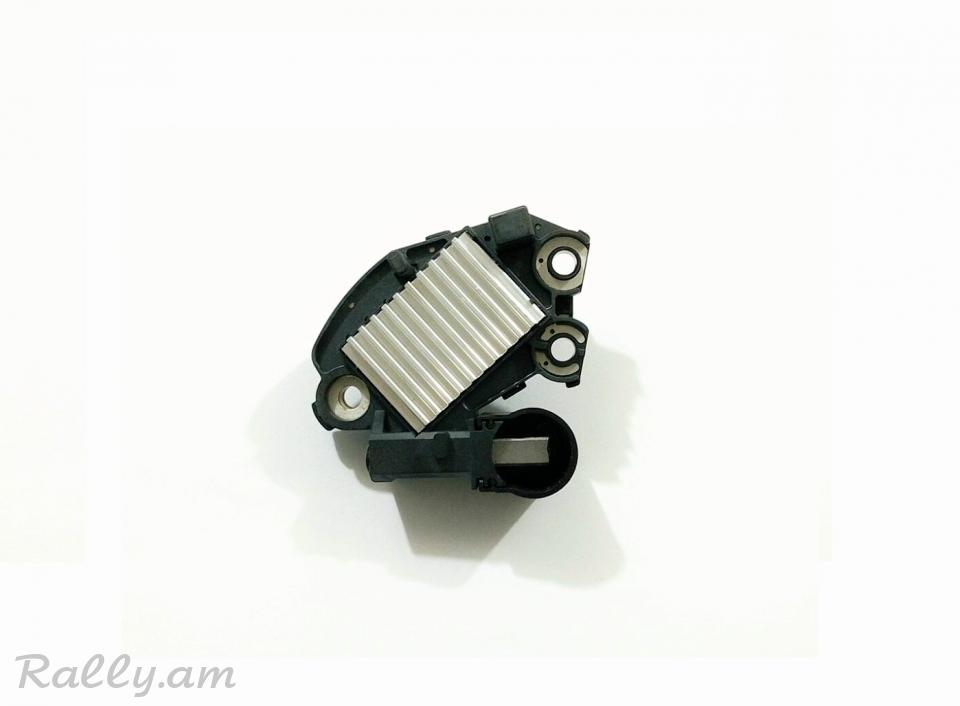 BMW DINAMOI ZARYADKI RELE,REGULYATR,регулятор генератора.7703