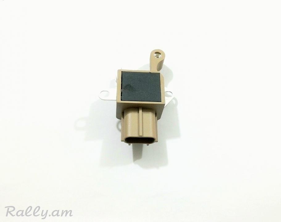 JEEP DINAMOYI ZARYADKI RELE,REGULYATR,регулятор генератора.7704