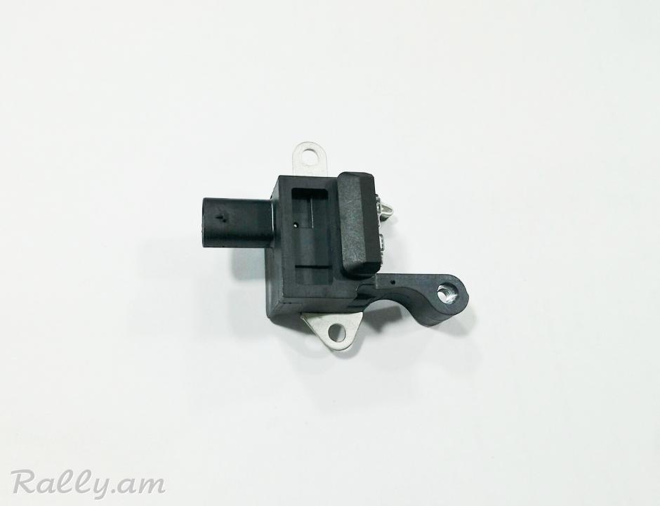 BMW G05 դինամոյի զարյատկի ռելե, регулятор генератора.11764