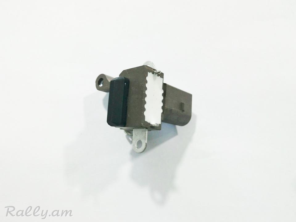 FORD ECOSPORT դինամոյի զարյատկի ռելե, регулятор генератора.11767