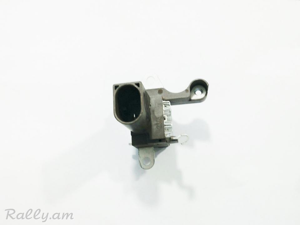 FORD ECOSPORT դինամոյի զարյատկի ռելե, регулятор генератора.11767