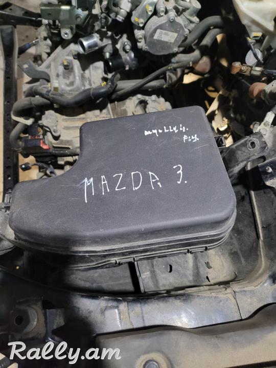Mazda 3 2.0 L Ապահովիչների Բլոկ (блок предохранителей)