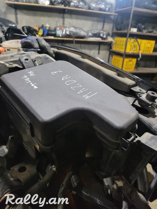 Mazda 3 2.0 L Ապահովիչների Բլոկ (блок предохранителей)