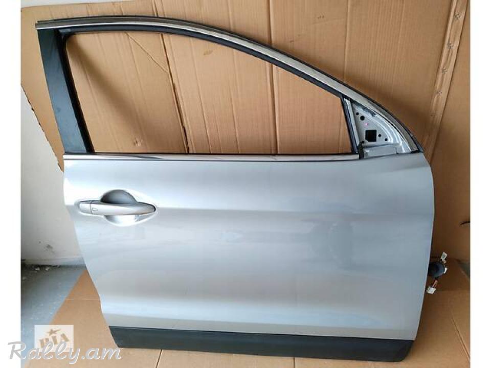 Nissan rogue Sport Դիմացի աջ Դուռ