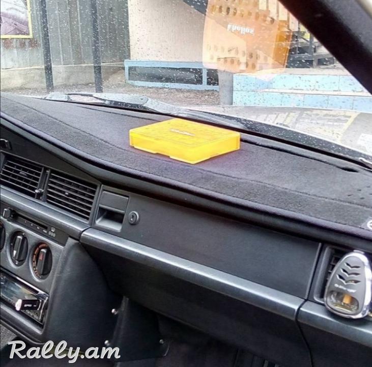 3D vahanaki pashtpanut’yun MERCEDES-BENZ E-Class W124 1985-1996