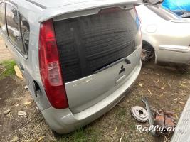 Mitubishi colt 2003