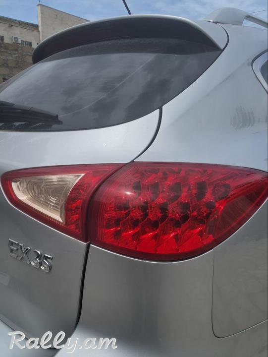 Infiniti EX35 հետևի աջ ֆառ