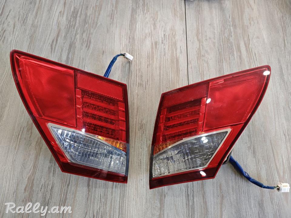 Lexus LS (460) (460L) (600h) (600hl) Հետևի ստոպ
