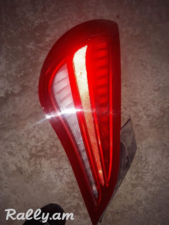 Վաճառվում է MERCEDES CLA W117 2013-2017 հետևի ստոպ օրիգինալ անթերի վիճահ։ Մանրամասների համար զանգահարեք։