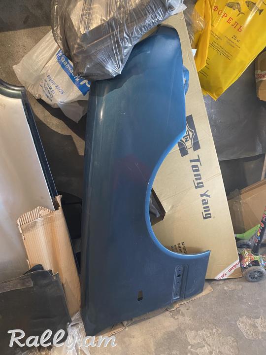 W210 krilo