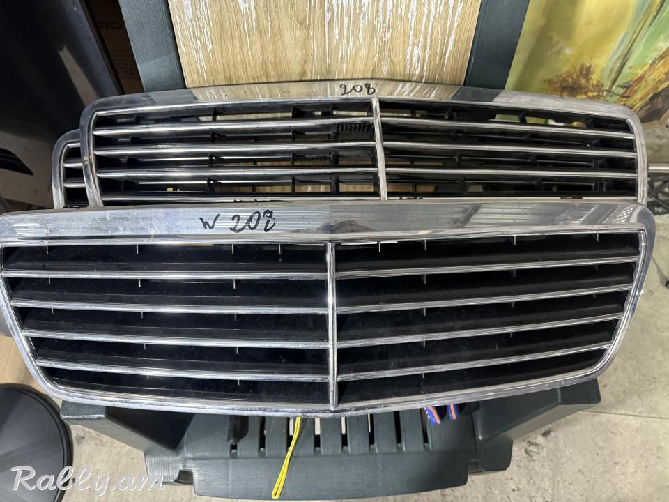W208 դիմացի շիթ ֆառ աբլիցովկա կապոտ